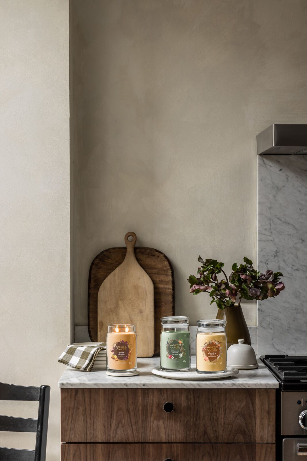 Golden Pumpkin Signature Medium Jar 368g 2-Docht