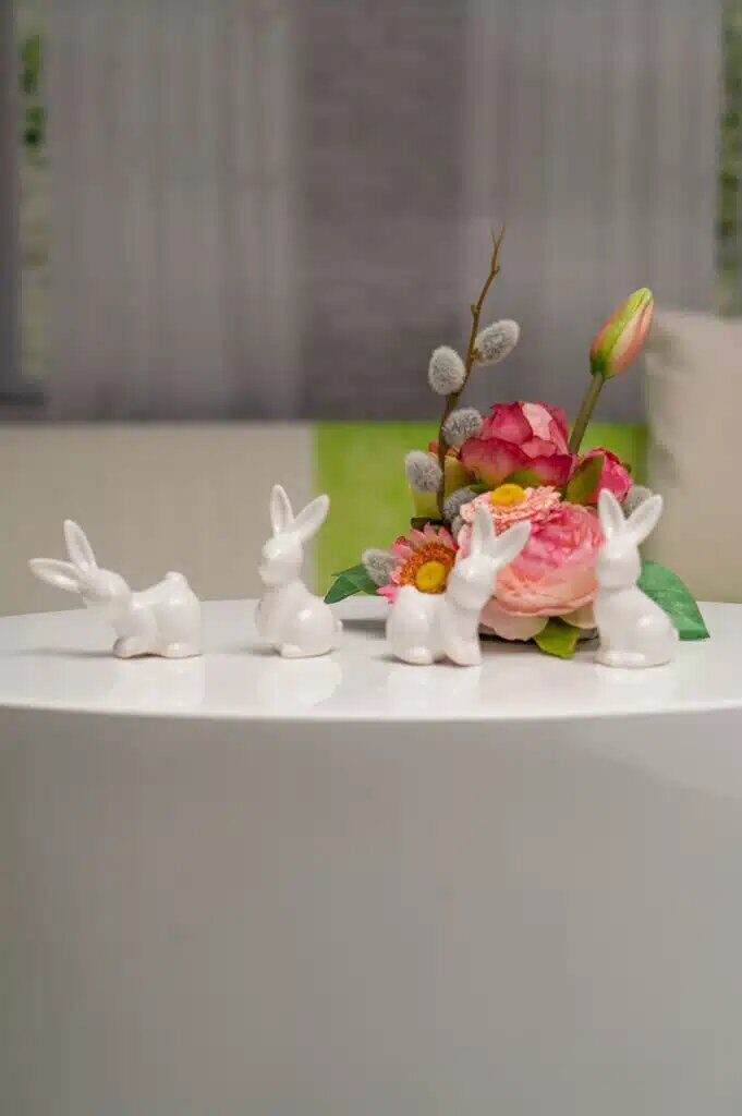 Hase Sally Pfoten anliegend cremeweiß 7cm