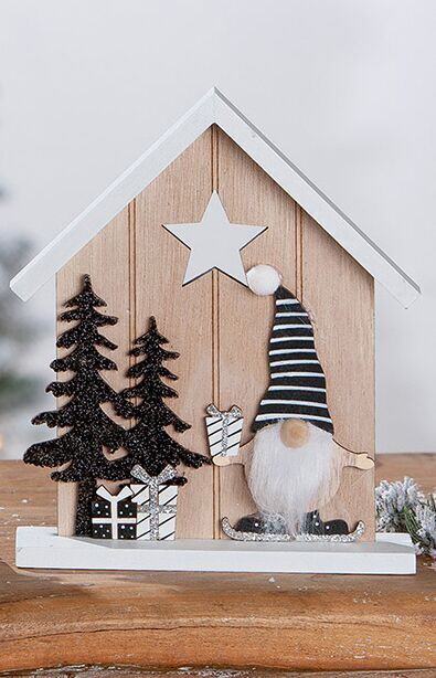 267683 MDF Haus Wichtel Finn Variante 3