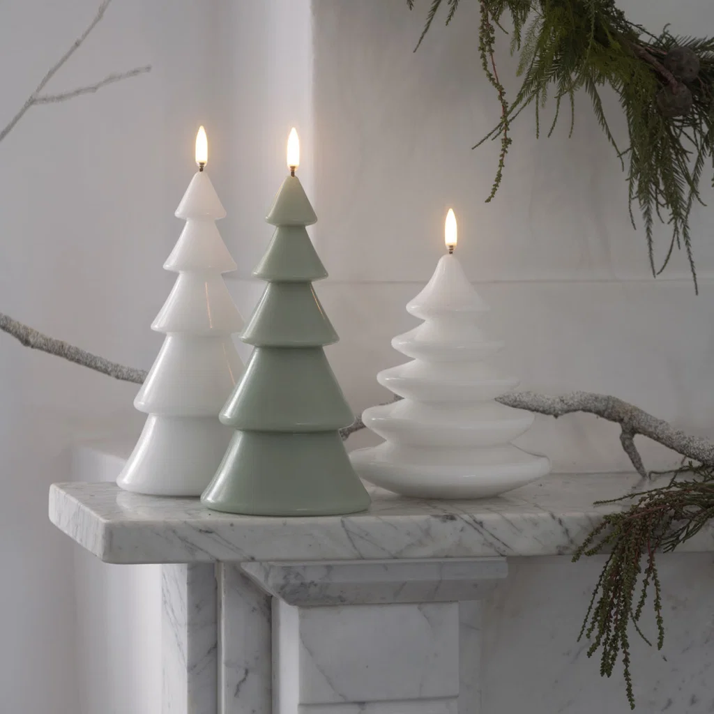 LED Kerze Christmas Tree in Salbeigrün, 10x20cm Kerzen, Weihnachtsdeko, Tannenbaum, LED, Stumpenkerzen