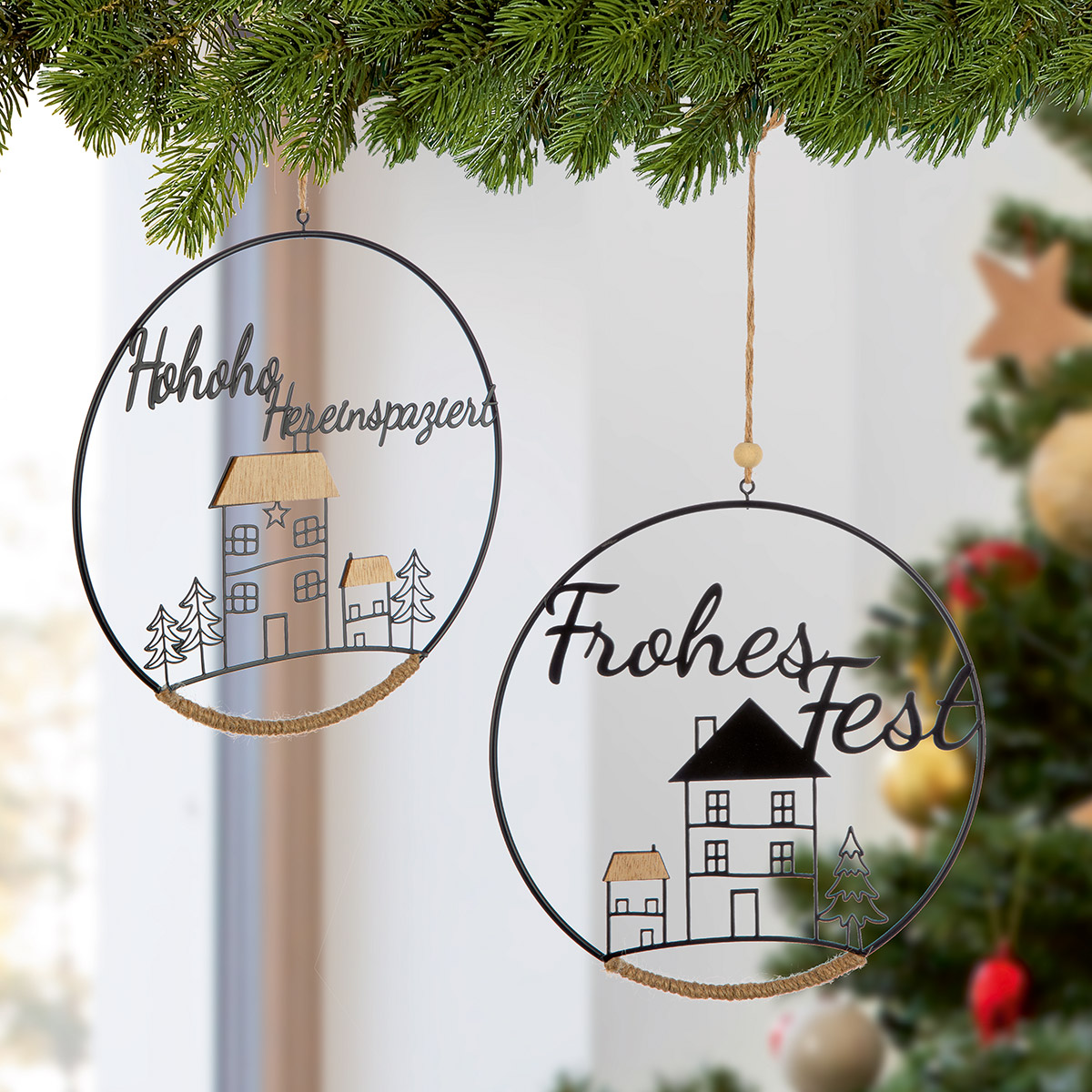 Deko Hänger "HoHoHo" 20cm Weihnachtsdeko, Hänger aus Metall, Runde Ornament, Hausmotiv, Schriftzug Frohes Fest