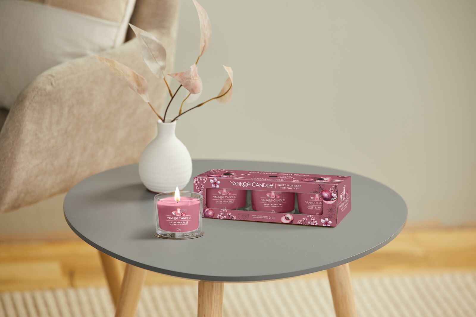 filled-votives_Set-1_Sweet-Plum-Sake Sweet Plum Sake 37g Glasvotivkerze 3er Pack