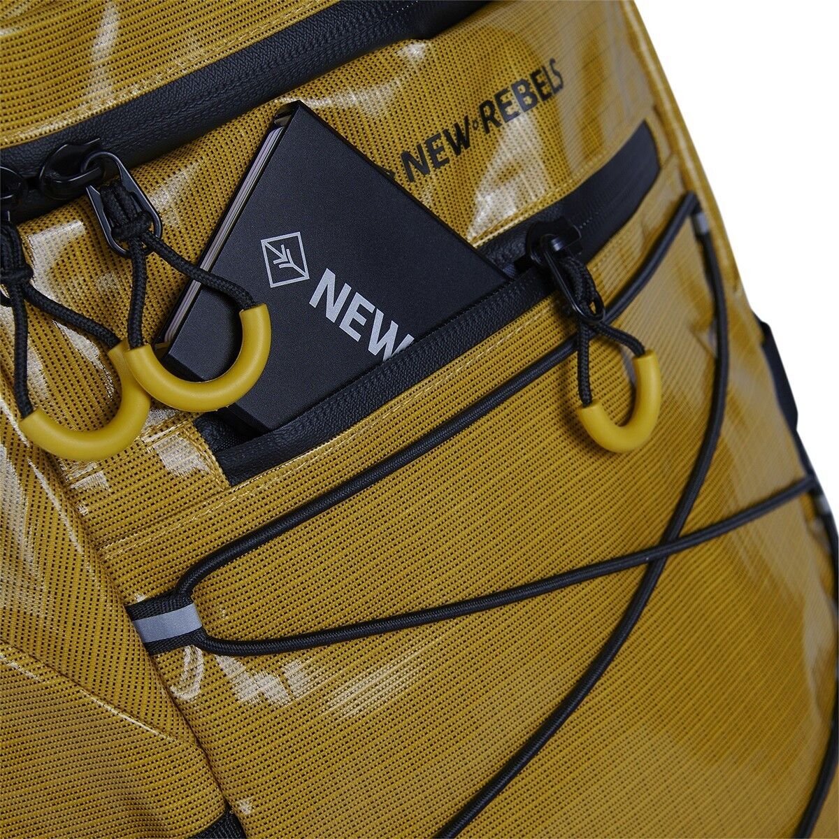 D077E51BEC7BC5C5953E5D5550D113A88F973F9E Hugo - Eastvale Rucksack 23L navy