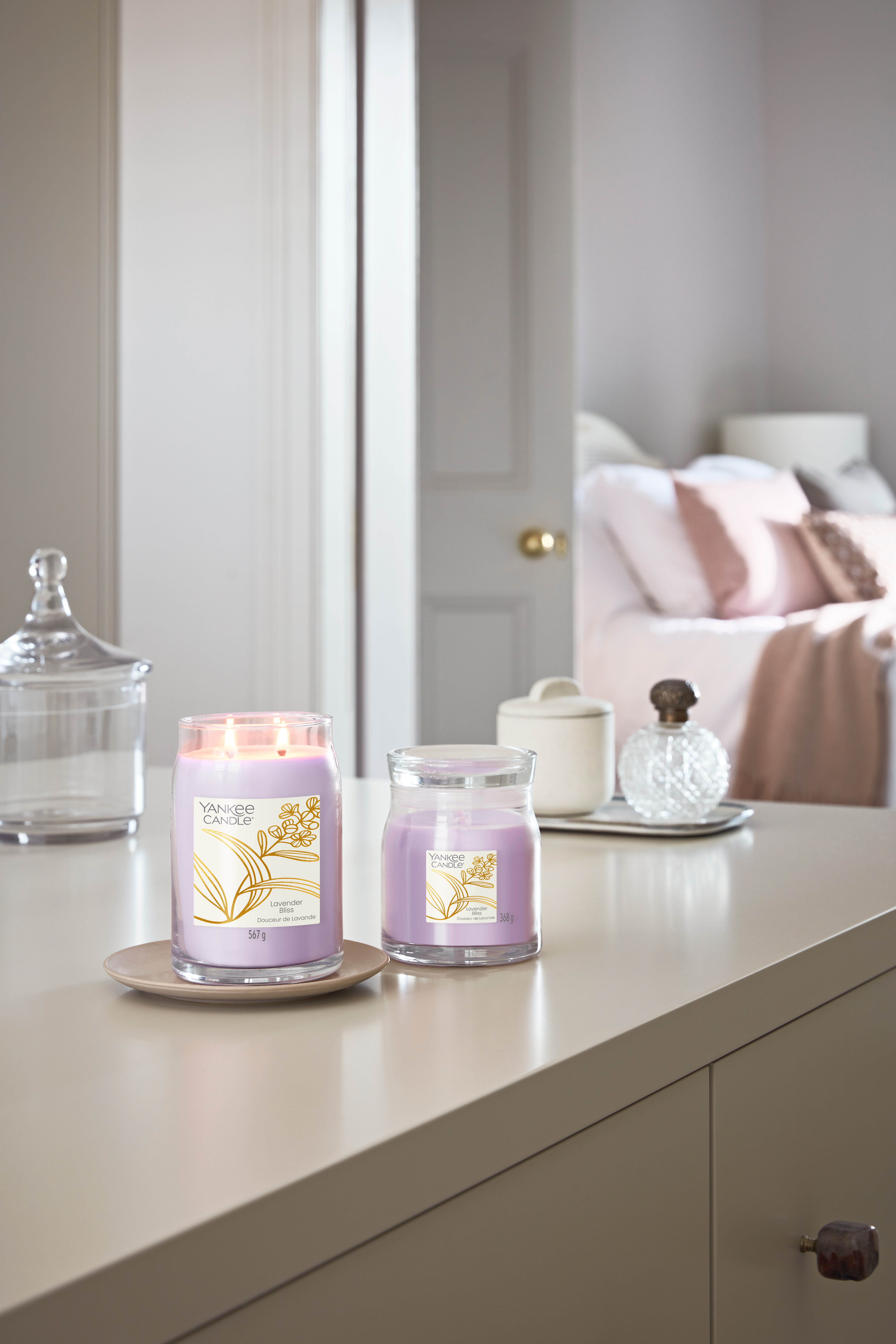 Lavender Bliss Signature Large Jar 567g 2-Docht