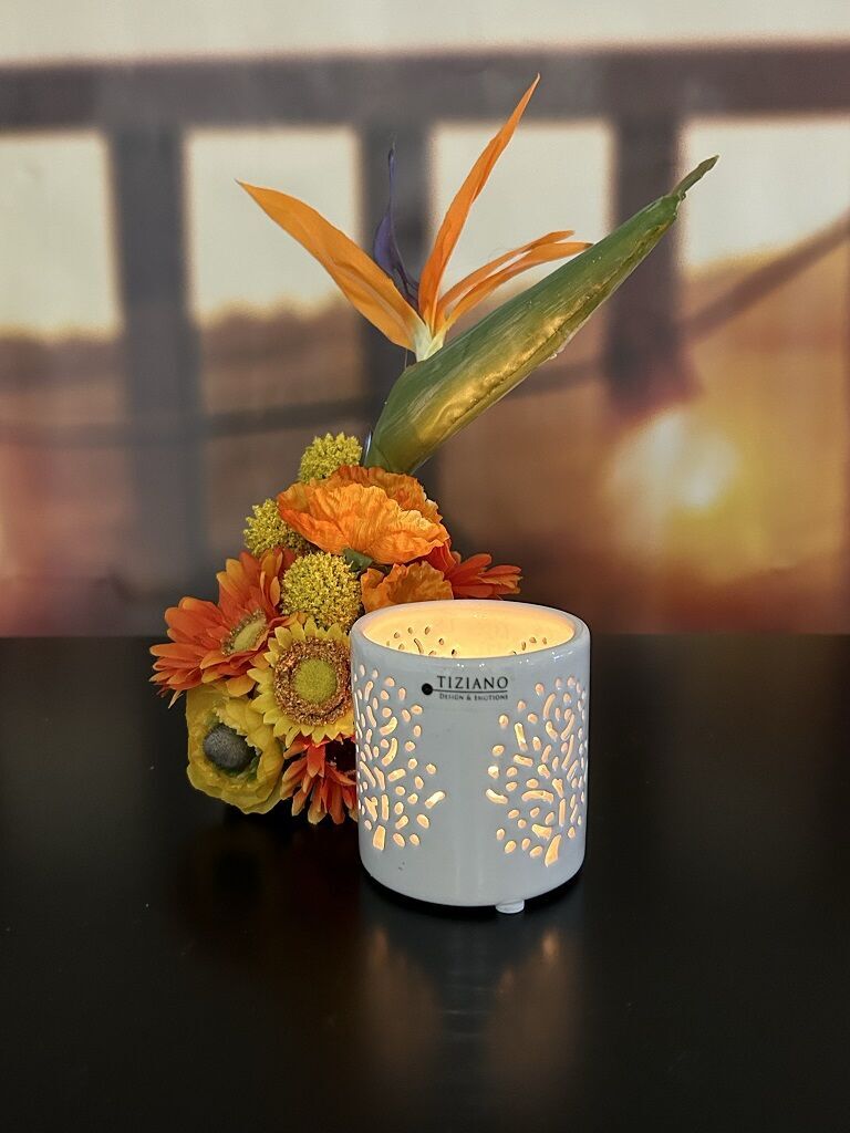 Blumen-Arrangement, Pflanze, Präsentation von Lebensmitteln, Florales Design, Tasse