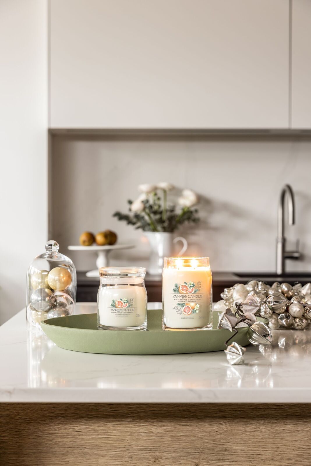 White Spruce & Grapefruit Signature Jar 567g 2-Docht