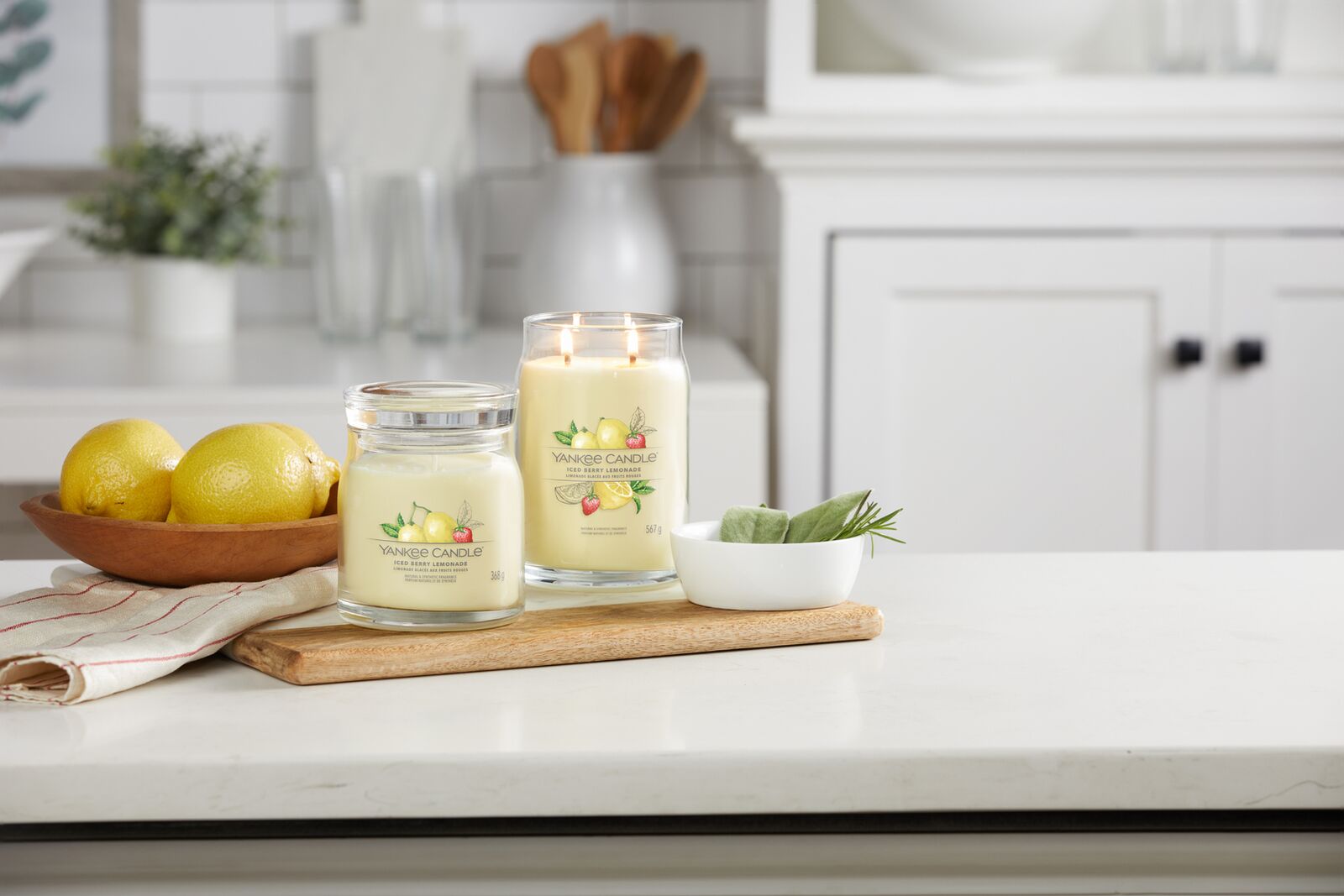 Iced_Berry_Lemonade_enviro_2-1 Iced Berry Lemonade Signature Medium Jar 368g 2-Docht