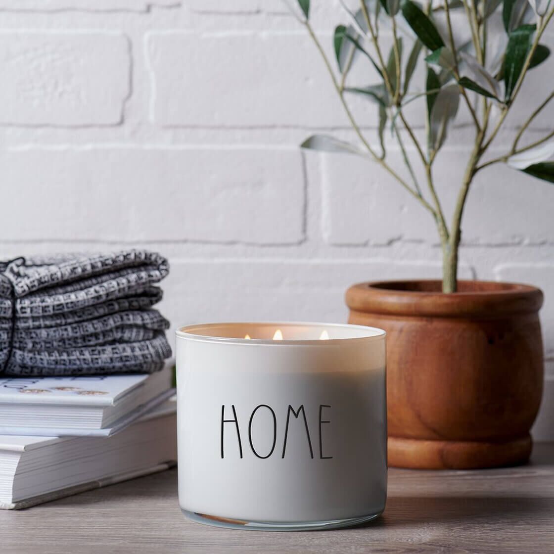 HOME Let´s Stay Home 411g (3-Docht) Farmhouse Collection