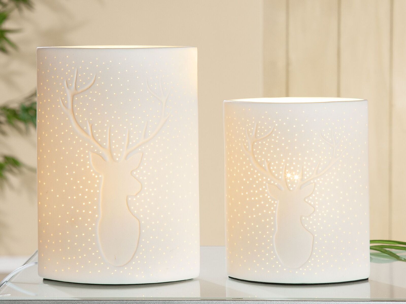 Tischleuchte Hirschmotiv Porzellan Lampe, Tasse, Lampenschirm, Töpferei