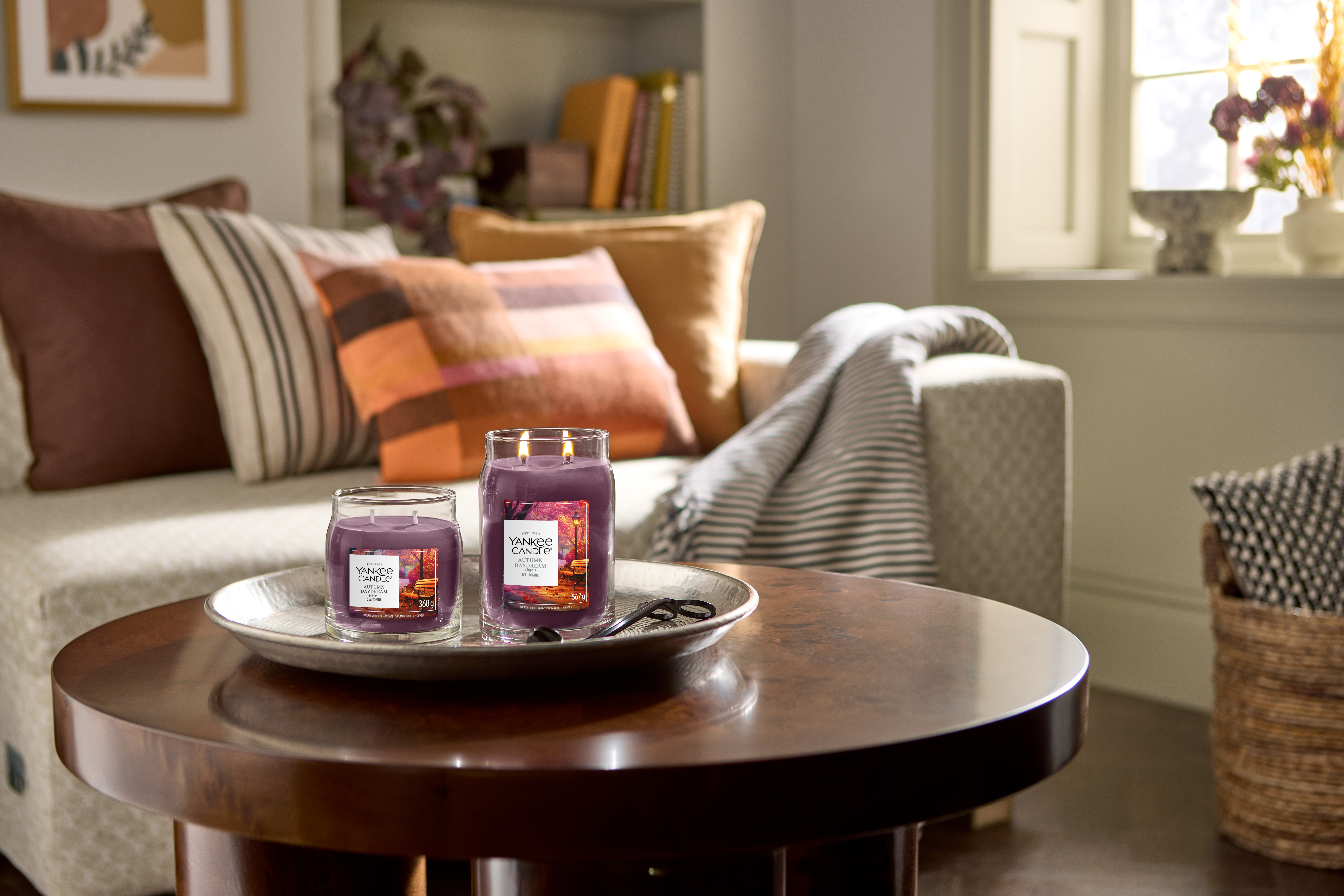 Autumn Daydream Signature Medium Jar 368g 2-Docht