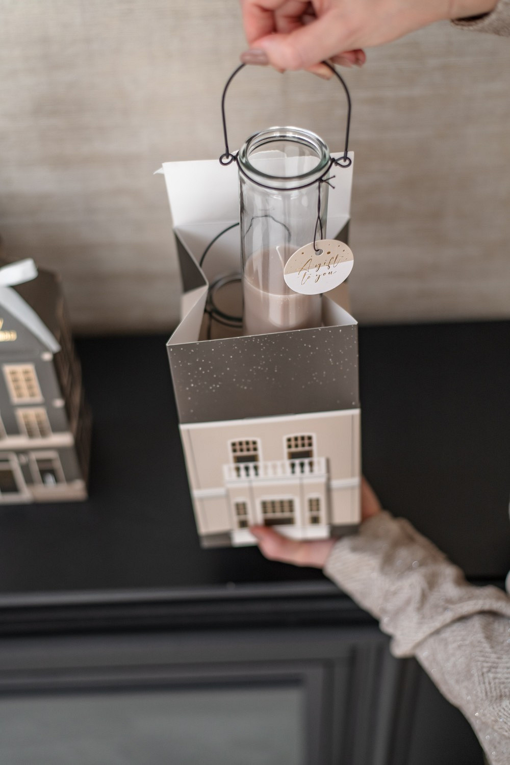 House Scandi Geschenkverpackung 14x23cm Weihnachtsdeko, Laterne, Glasbehälter, Geschenkverpackung, Deko-Laterne
