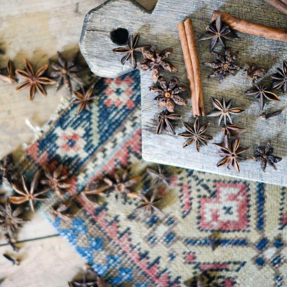 Village-Candle-Spiced-Noir-Lifestyle Village Candle Spiced Noir Gewürze