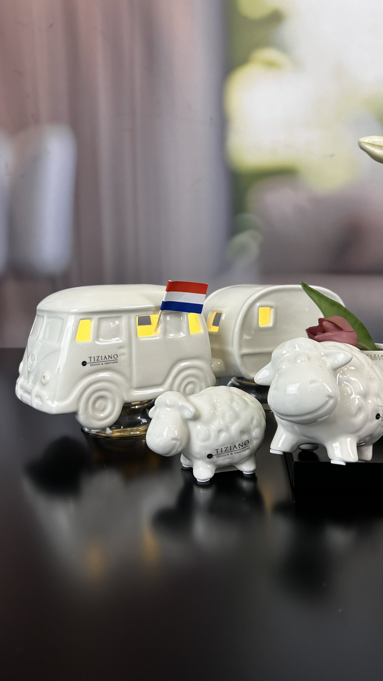 Deko LED Bus Caso 13cm Kunst, Porzellan, Töpferei, Säugetier, Schwein