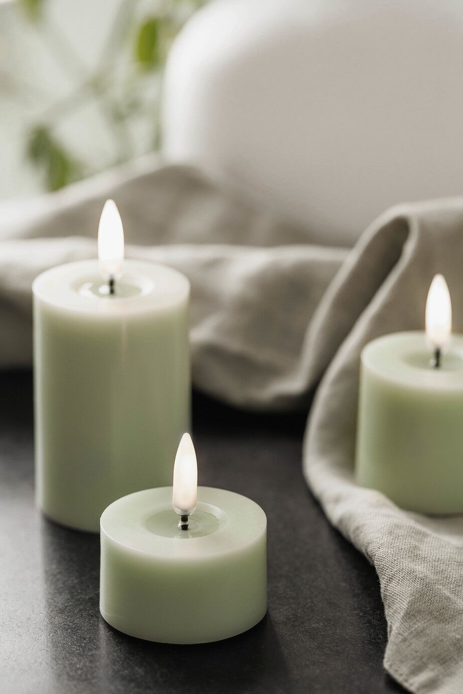 Uyuni-UL-PI-DGM0503-UL-PI-DGM0505-UL-PI-DGM0506 Uyuni LED Stumpenkerze 5 x 4,5cm melted dusty green