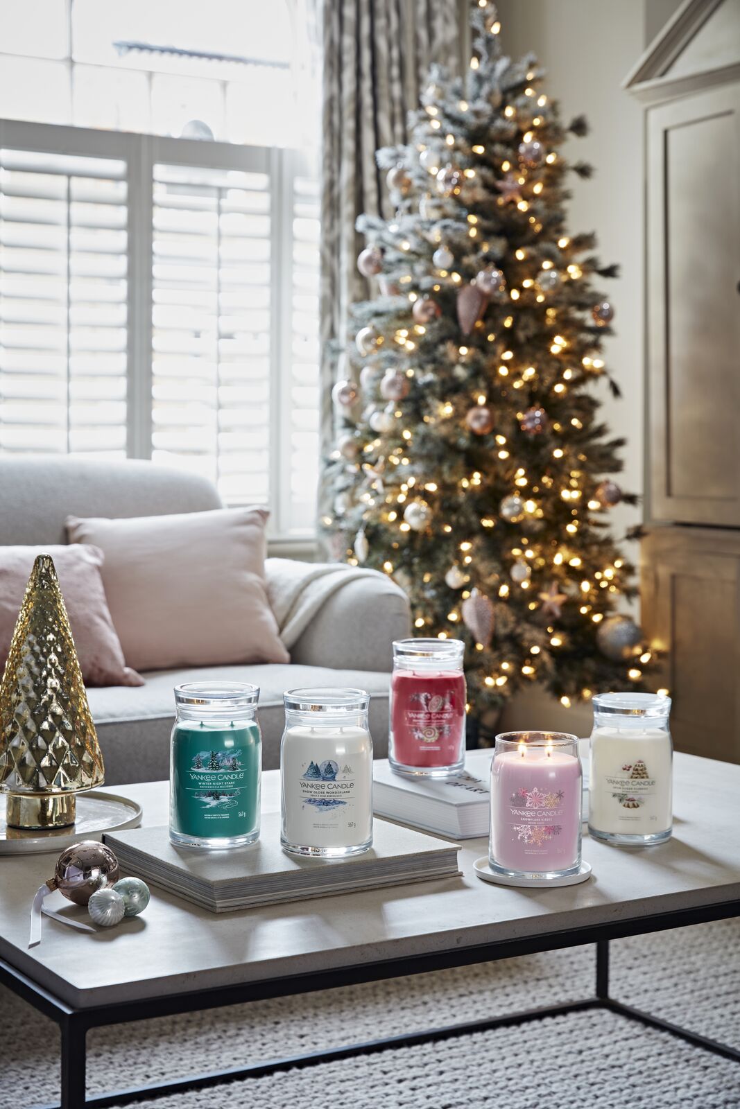 YC_02-22_22311R_HRU Peppermint Pinwheels Signature Jar 567g 2-Docht