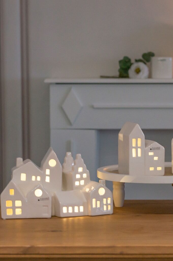 Dorf Mezzano 2 Häuser LED cremeweiß