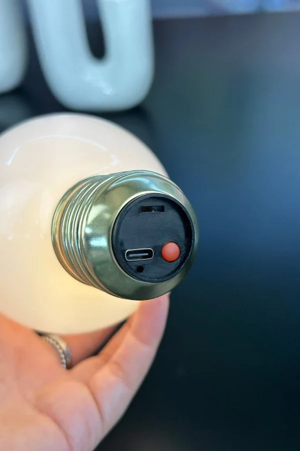 Deko Glühbirne LED mit Kabel USB 9,5cm Deko Glühbirne LED mit Kabel USB 9,5cm