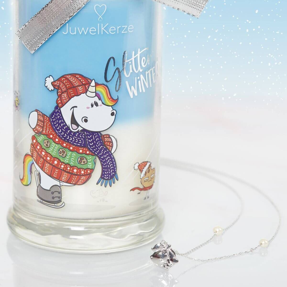 Glitter-winter-pummeleinhorn-duftkerze-mit-schmuck-juwelkerze-gallery-pictures-2 Anhänger ist lediglich ein Beispiel von den 12 möglichen Designs