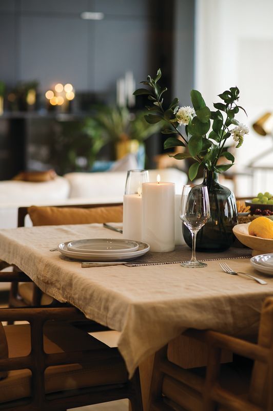 Pillar-Candles-nordic-white-linen-dining-table-small Uyuni LED Stumpenkerze 5 x 4,5cm melted sandstone