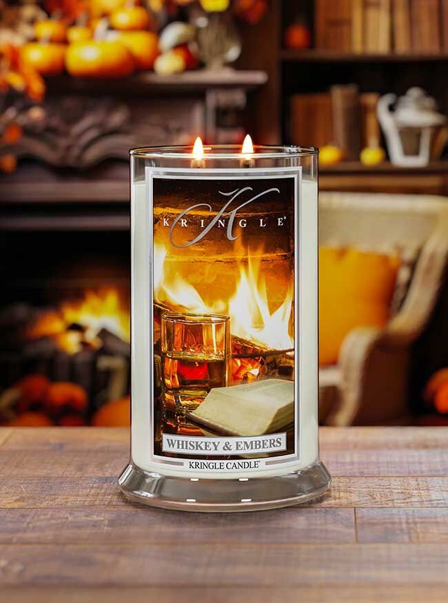 Whiskey & Embers 623g Kamin, Drinnen